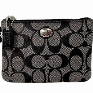 COACH Signature Peyton Small Wristlet